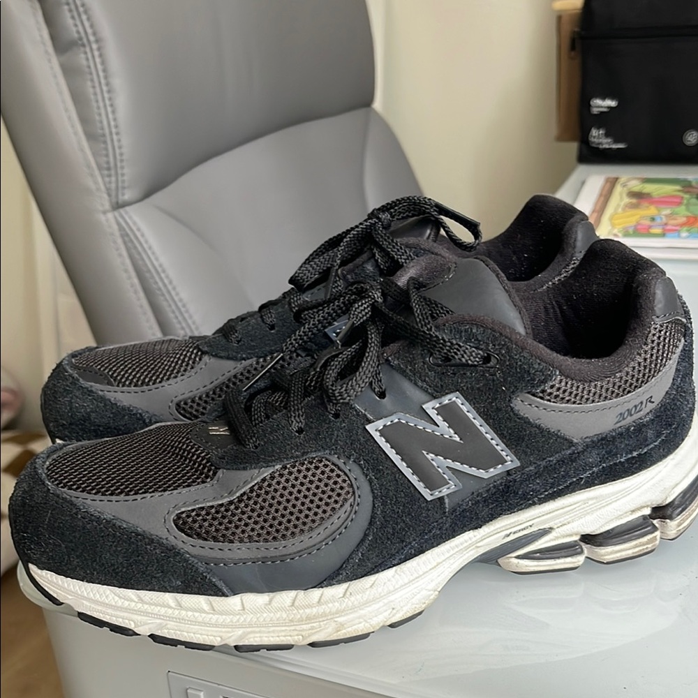 New Balance 2002r sneakers